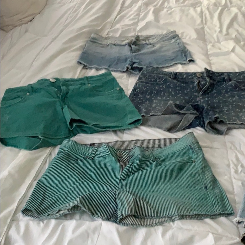 Bundle of 4 shorts